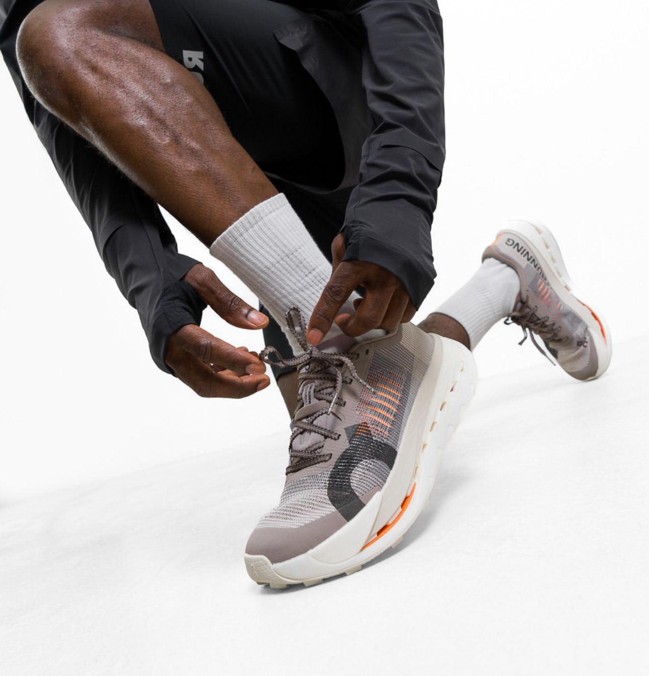 ON Cloudultra Pro ‘Cinder|Pearl’