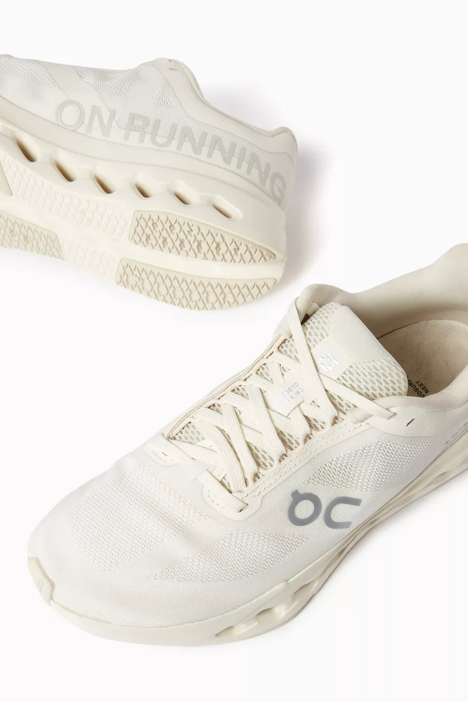 **On Cloudmonster 2 Chalk/Beige**