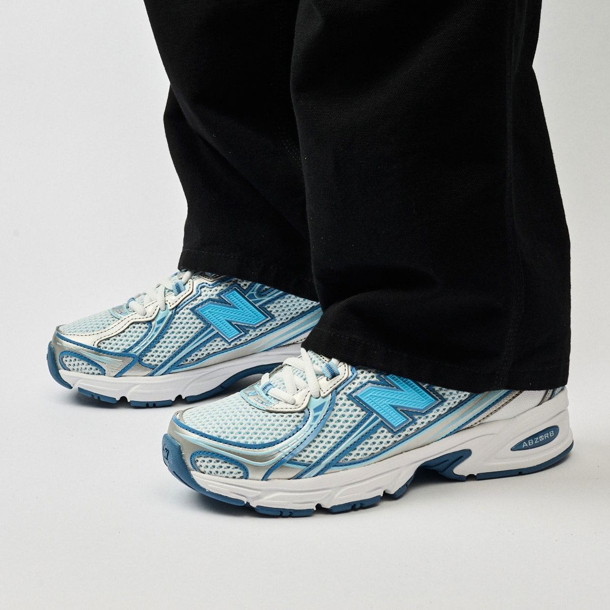 new balance 740 ‘White and Sky blue’