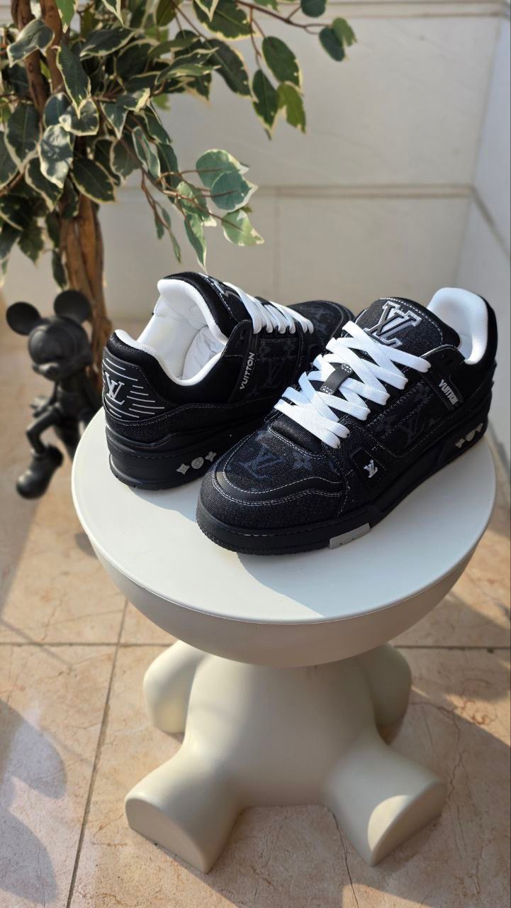 Louis Vuitton X Louis Vuitton Sneakers