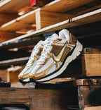 Nike Zoom Vomero 5 (Metallic Gold/White)