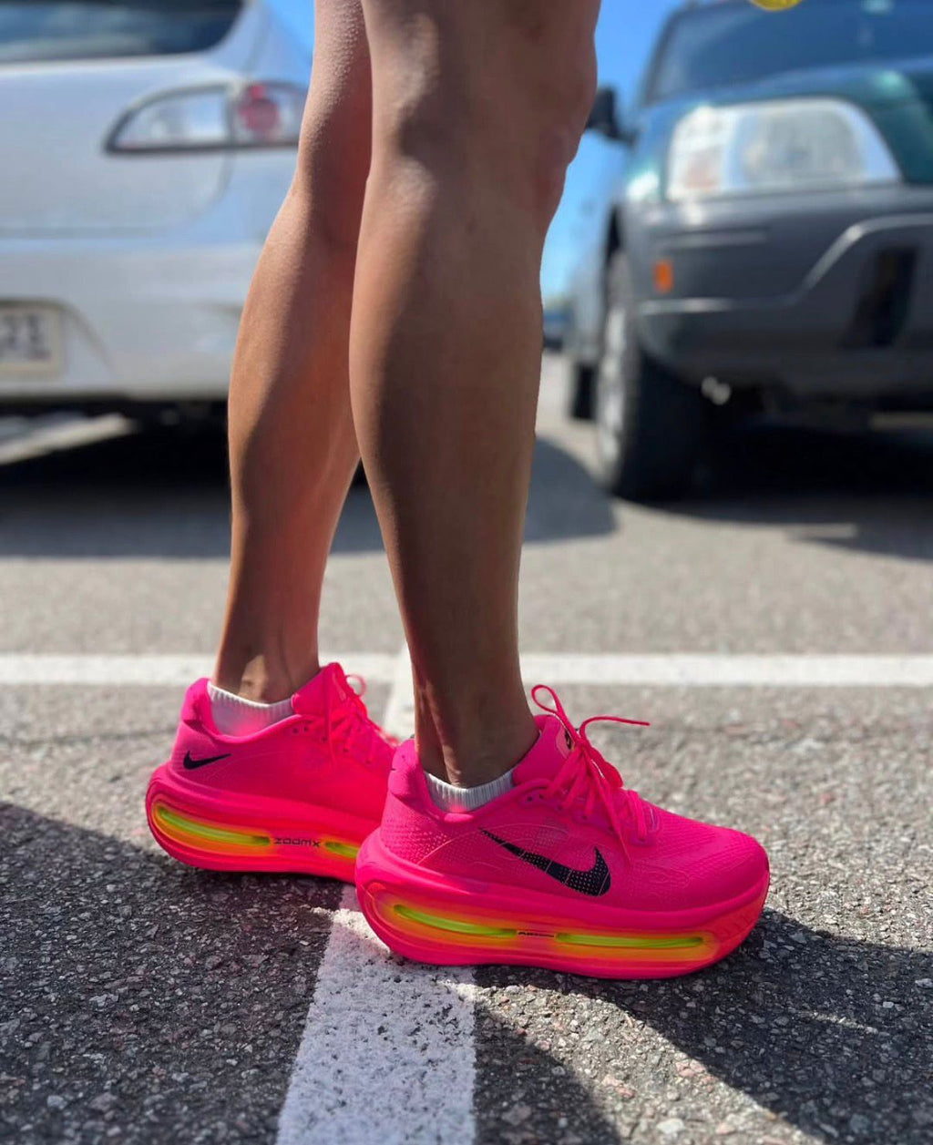 Nike ZoomX Invincible Run Flyknit 3 (Hyper Pink/Volt)