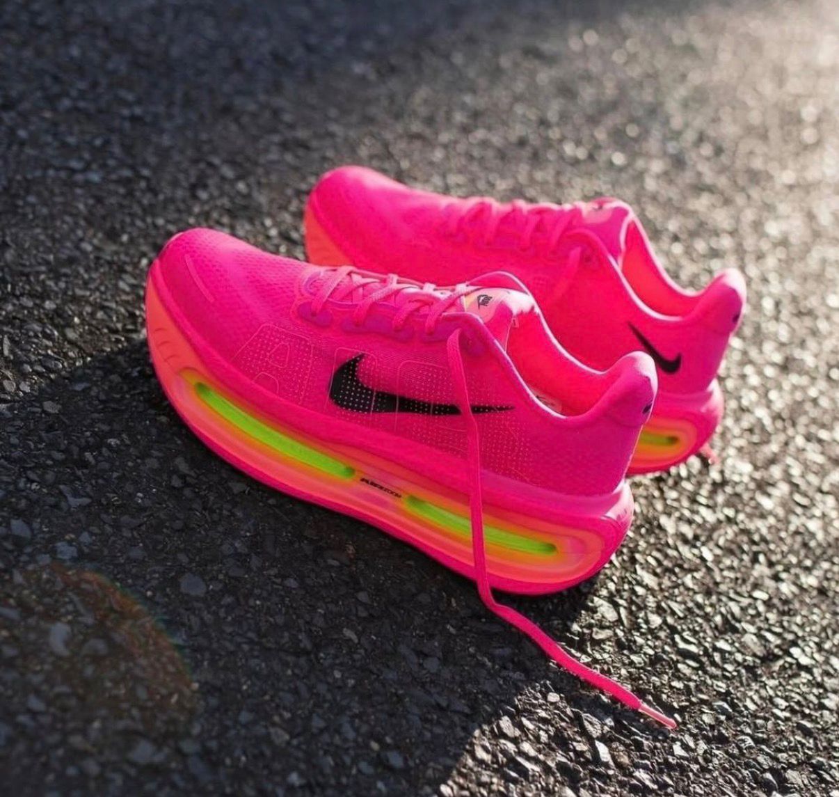 Nike ZoomX Invincible Run Flyknit 3 (Hyper Pink/Volt)