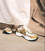 Nike Zoom Vomero 5 (Metallic Gold/White)