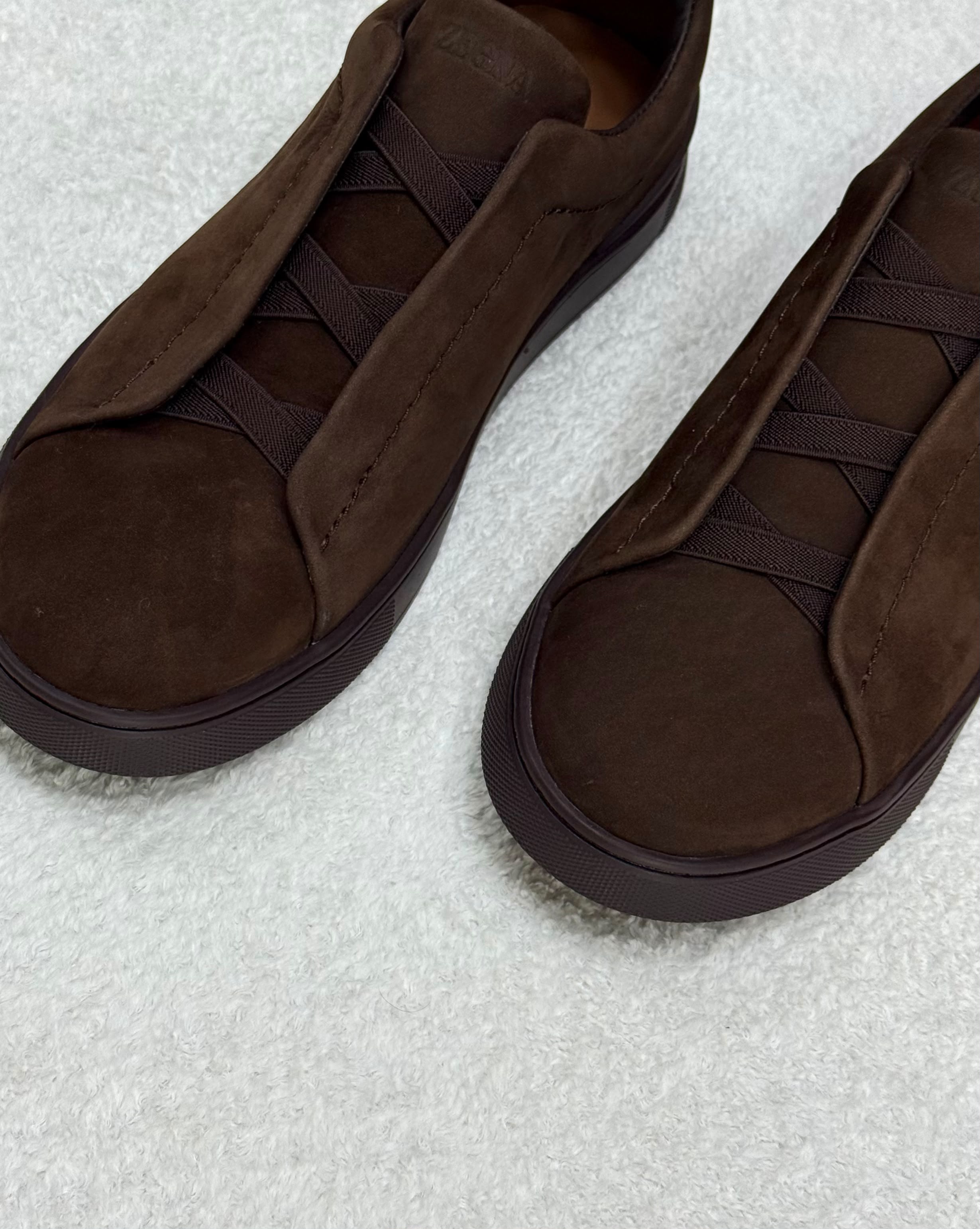 ZEGNA Triple Stitch Low-Top Sneakers (Dark Brown Suede / Espresso)