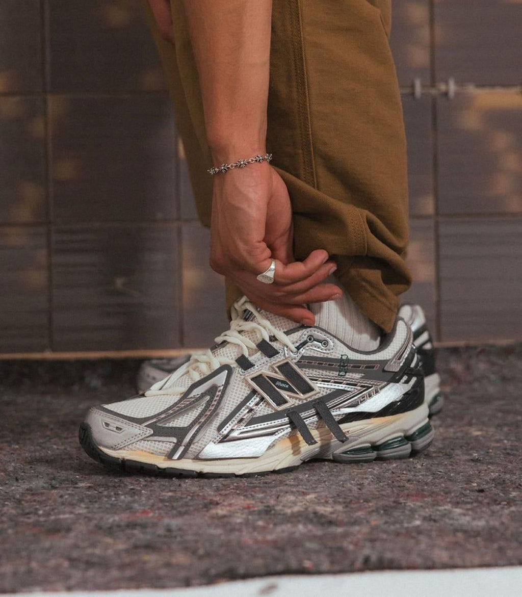 New Balance 1906R (Metallic Silver / Charcoal / White)