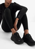 Hoka Clifton 9 (All Black)