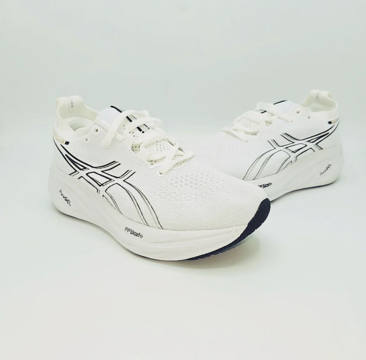 ASICS GEL-NIMBUS 26 (White/Graphite Grey)