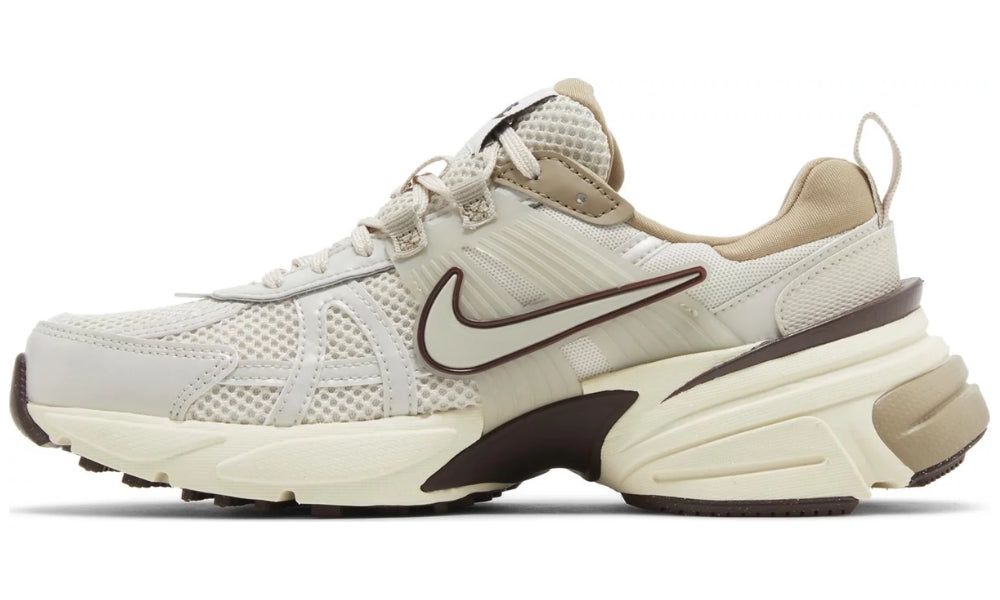 Nike V2K Run (Summit White/Light Bone/Dark Driftwood)