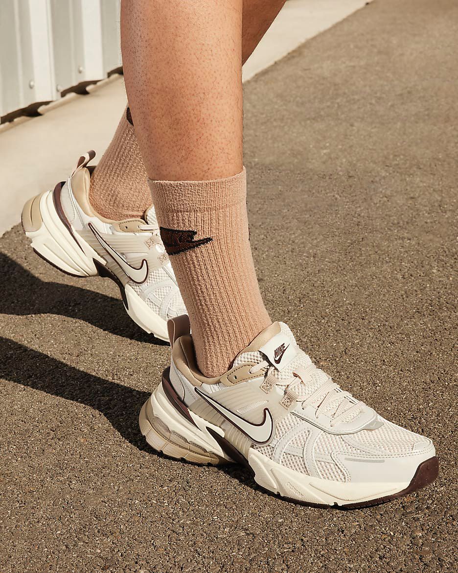 Nike V2K Run (Summit White/Light Bone/Dark Driftwood)