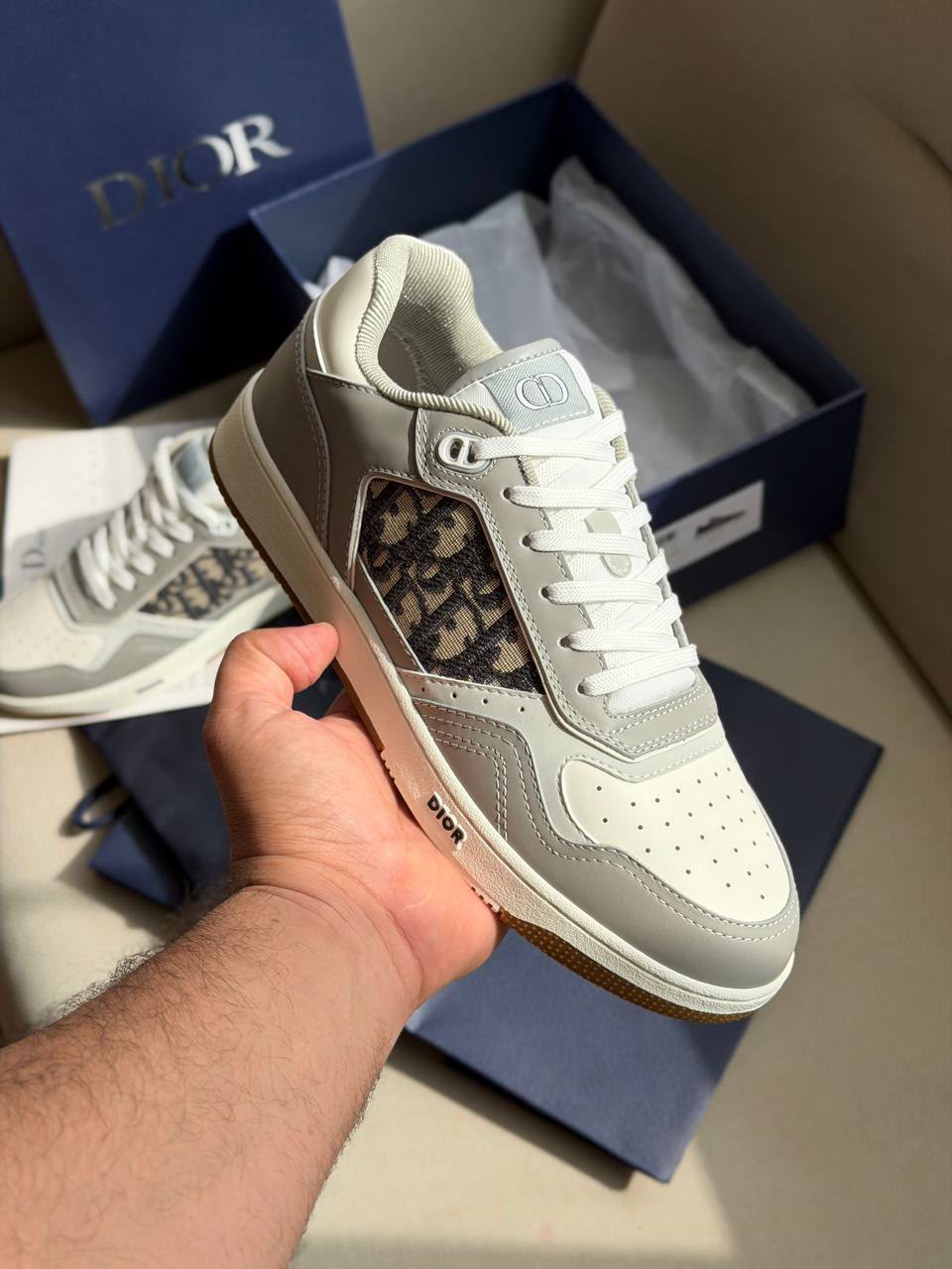 Dior B27 Low-Top Sneaker (Grey / White / Dior Oblique Jacquard)