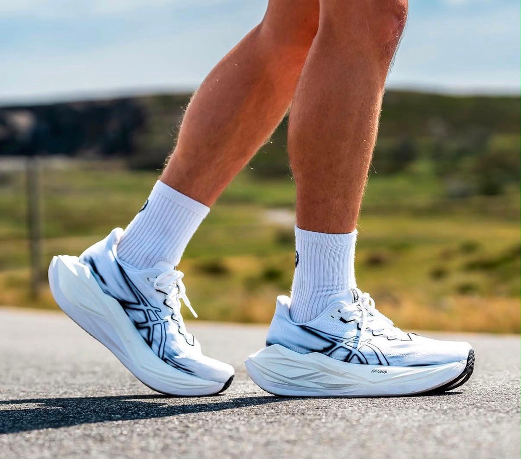 Asics Superblast 2 Running Shoe (White / Black)